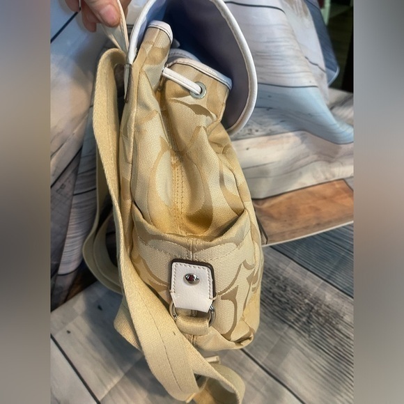 Coach Kyra Daisy Signature Backpack in a Near Mint Condition w/bag flower bling - Picture 3 of 14
